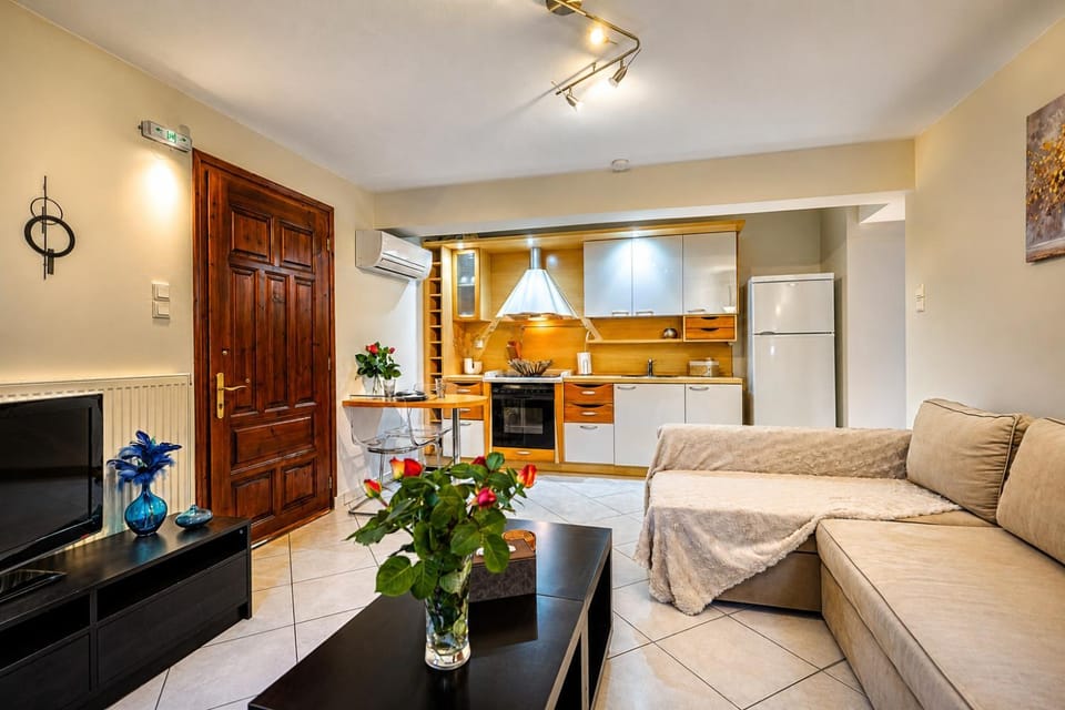 Living room, Seating area, Dining area, oven, stove