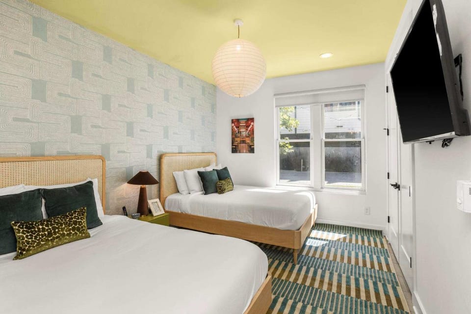 2 Units Sleeps 24 Nashville's Best Location House in Nashville