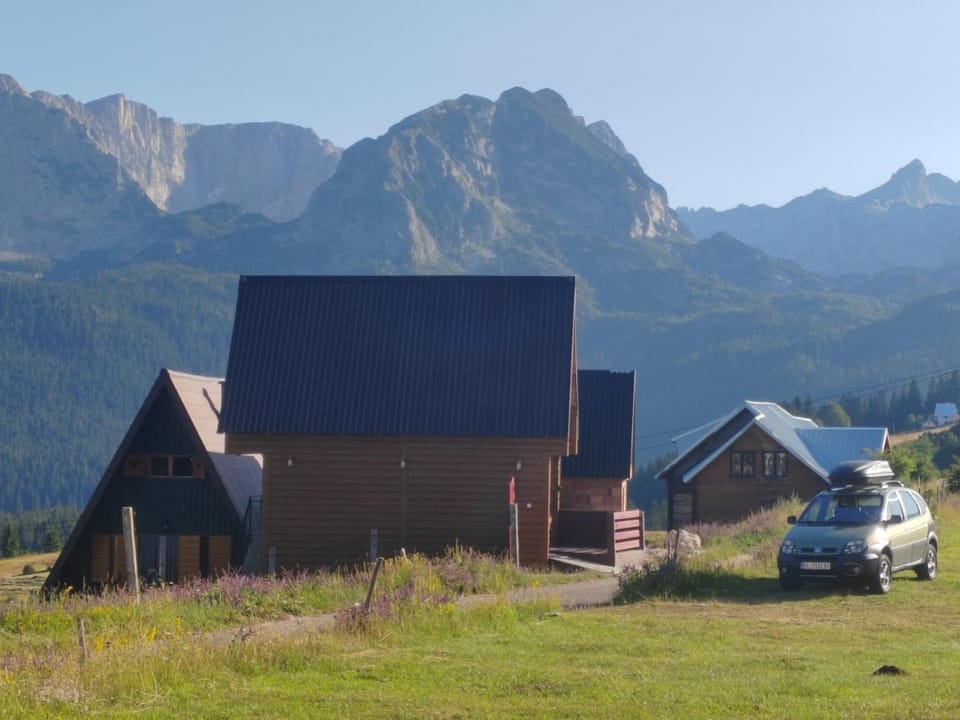 Brvnare tri srca, Zabljak, Pitomine Apartment in Montenegro