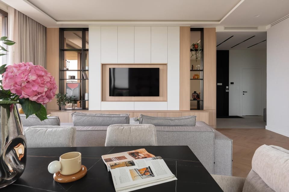 TV and multimedia, Living room, Seating area, Evening entertainment