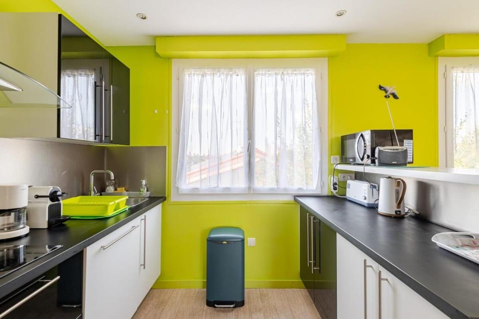 APPARTEMENT SPACIEUX et LUMINEUX AVEC GRAND GARAGE Apartment in Château-d'Olonne