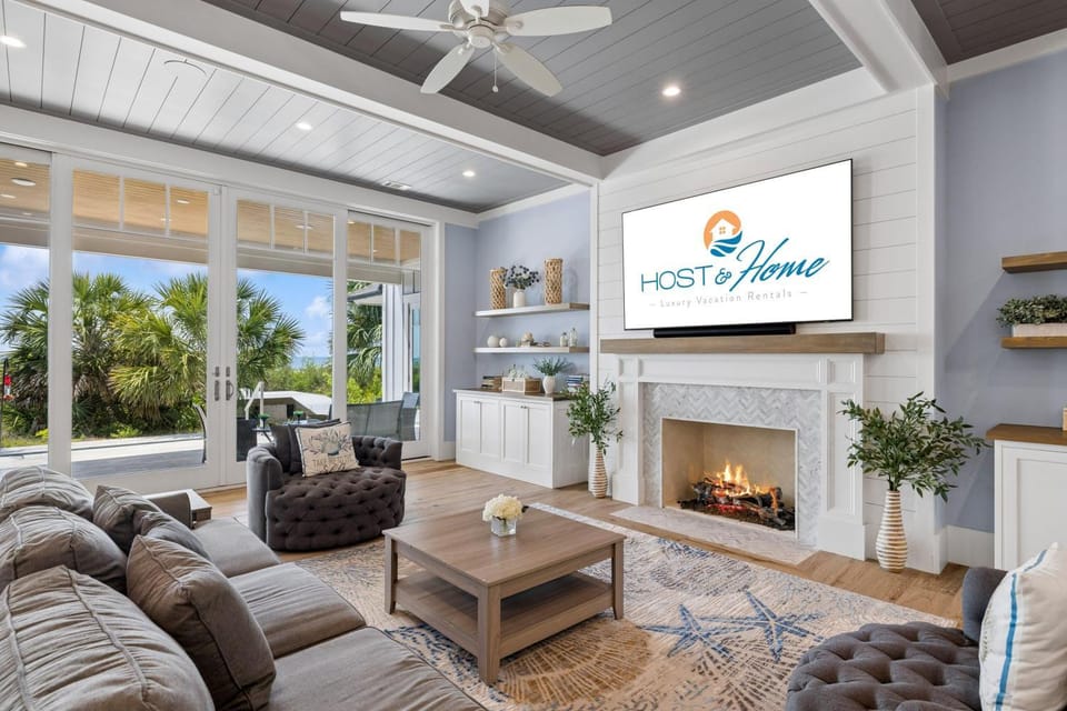 TV and multimedia, Living room, Seating area, Evening entertainment