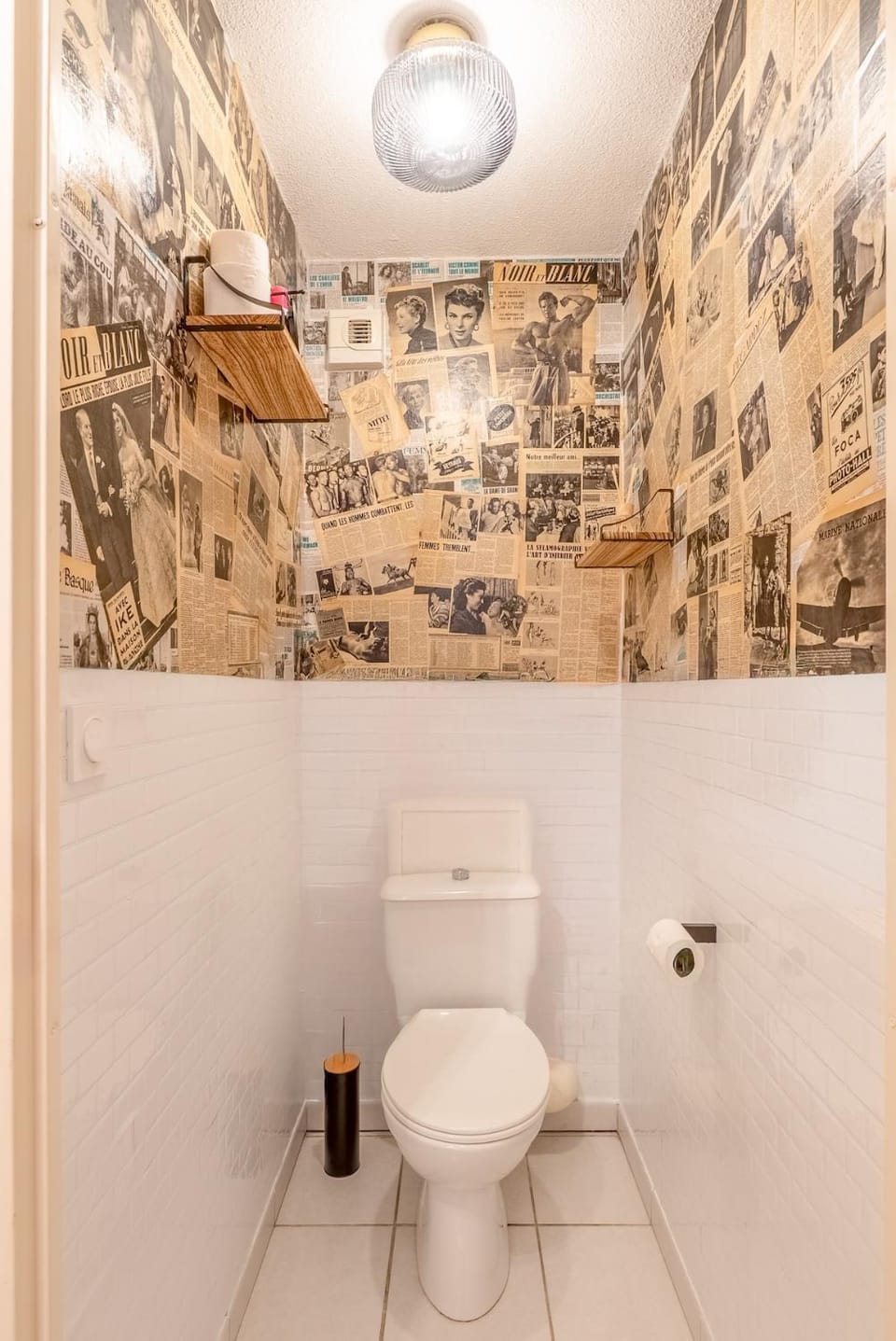 Toilet, Decorative detail