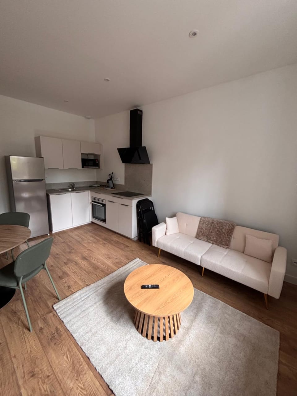 Living room, Seating area, kitchen