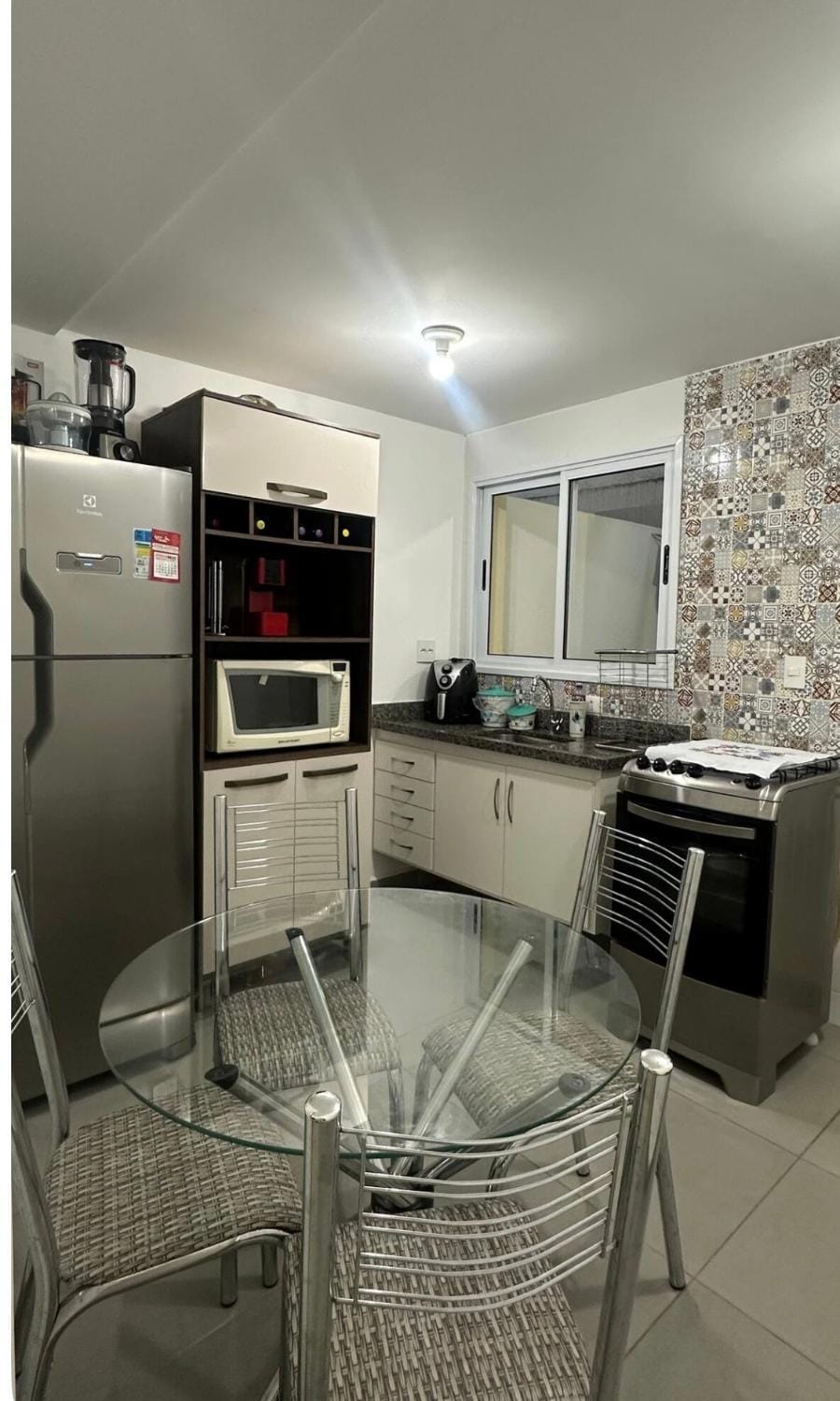 Kitchen or kitchenette, Dining area, oven, stove