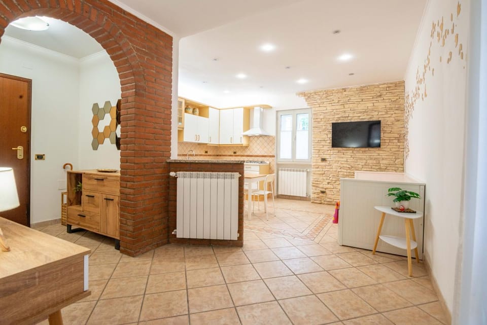 TV and multimedia, Kitchen or kitchenette, Living room