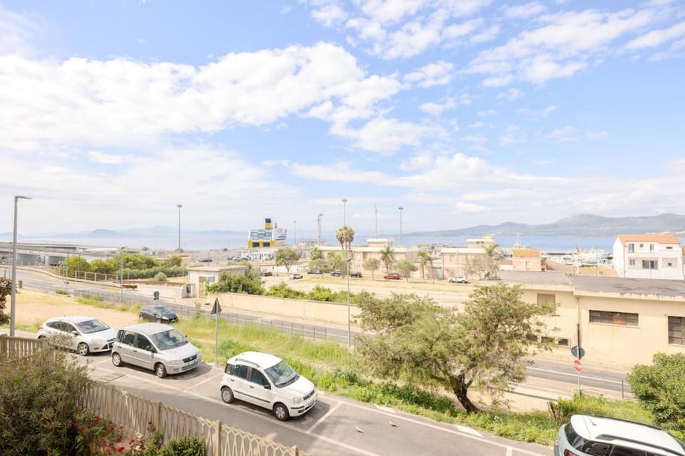 Antica Ferrovia 2 - 1 Min from the Sea Apartment in Golfo Aranci