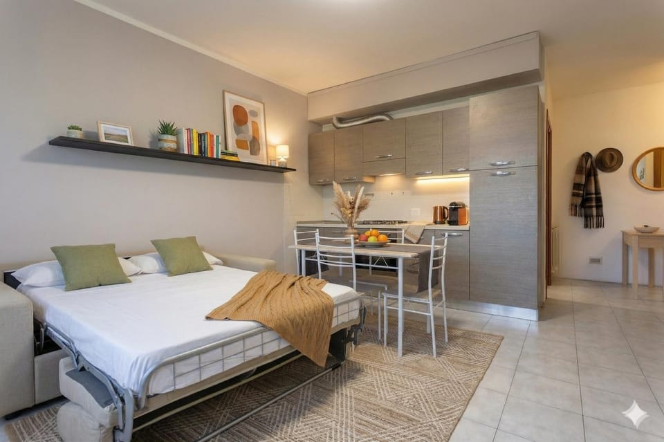 Bed, Kitchen or kitchenette, Living room, Photo of the whole room, Seating area, Dining area, Bedroom