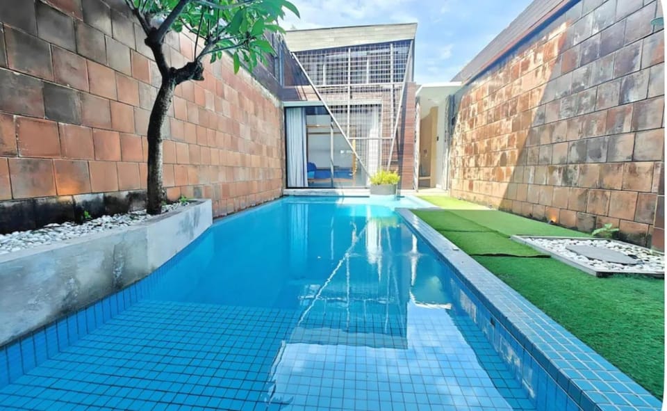 Large 3BR Jimbaran Villa with Pool & Wi-Fi House in Kuta Selatan