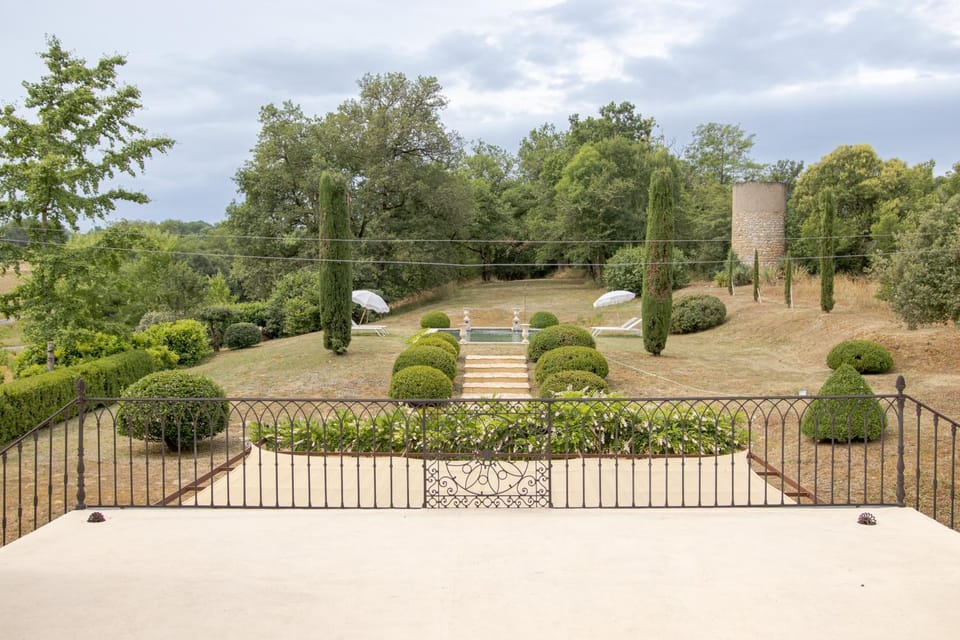 La chambre du Manoir d Aiguevive Bed and Breakfast in Nouvelle-Aquitaine