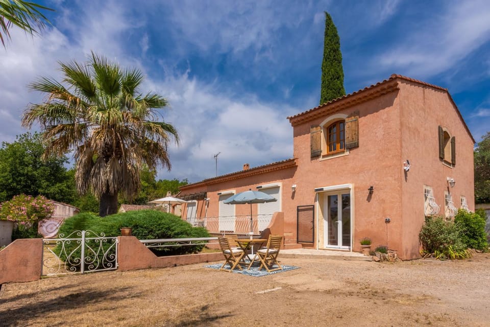 Modern Holiday Home Pool & Wifi House in Roquebrune-sur-Argens