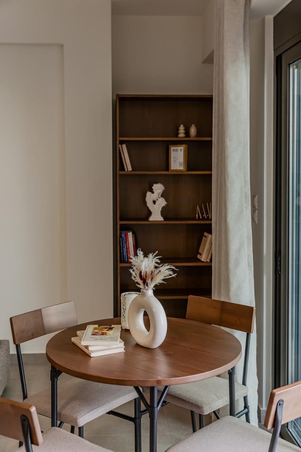 Library, Dining area