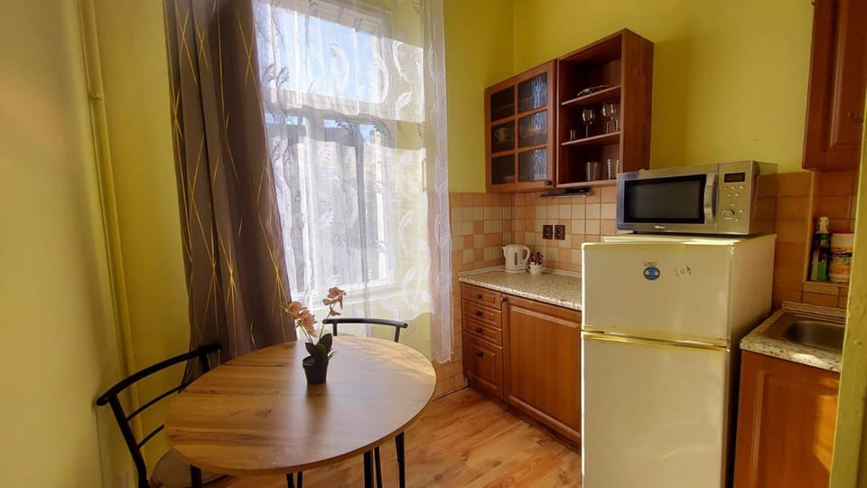 Kitchen or kitchenette, kitchen