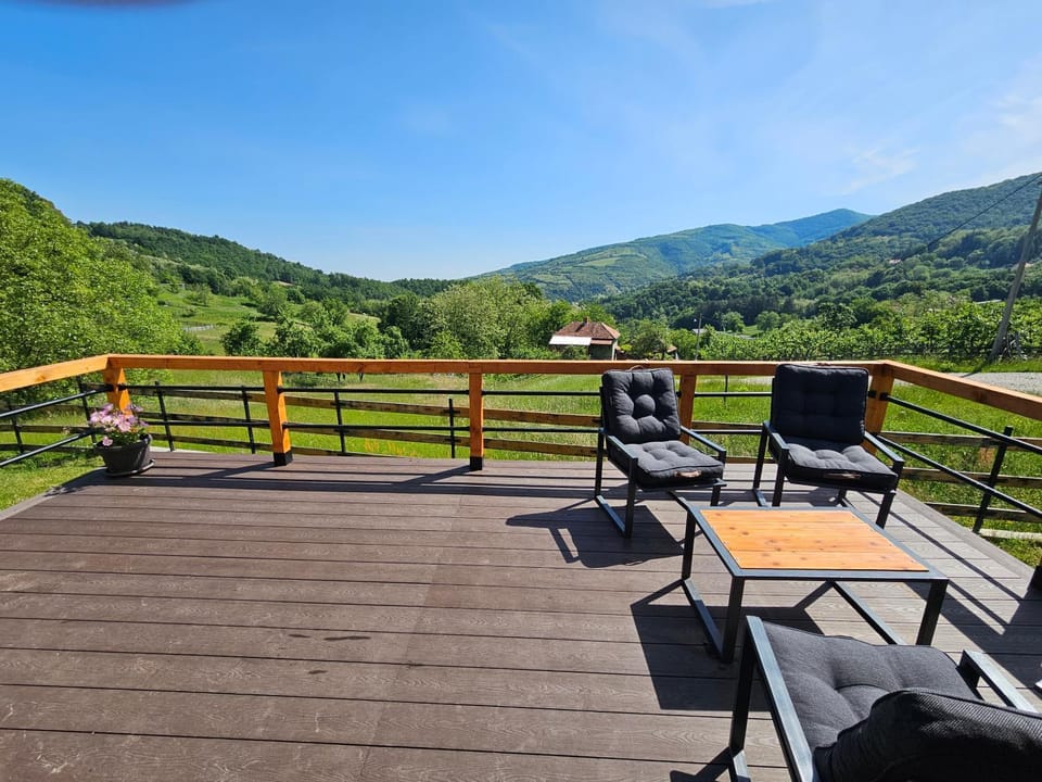 Moonrise house Rudnik Chalet in Serbia