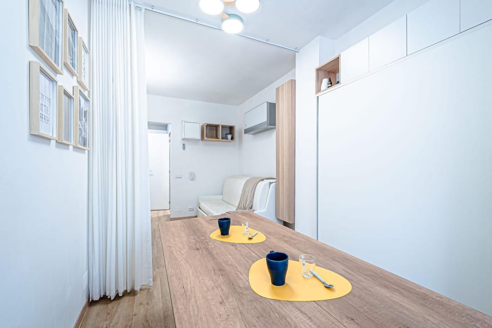 Living room, Dining area, air conditioner