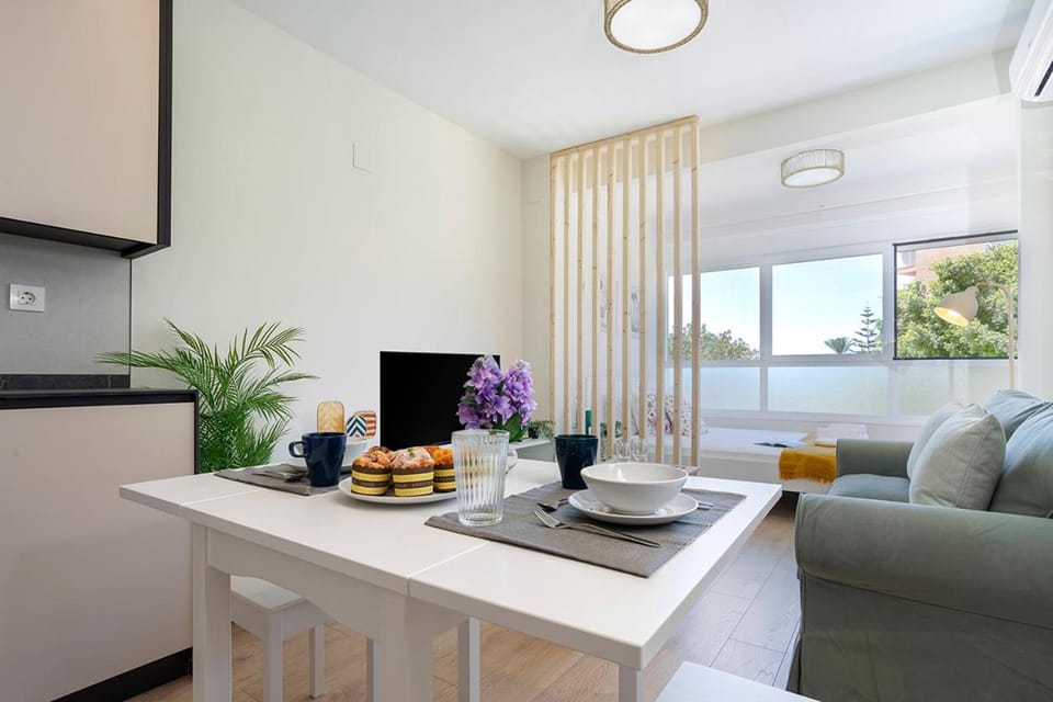 TV and multimedia, Living room, Dining area, air conditioner