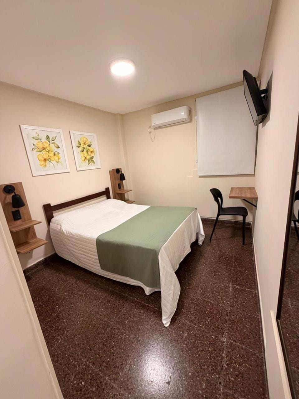 Photo of the whole room
