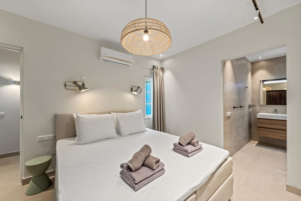 Bathroom, Bedroom