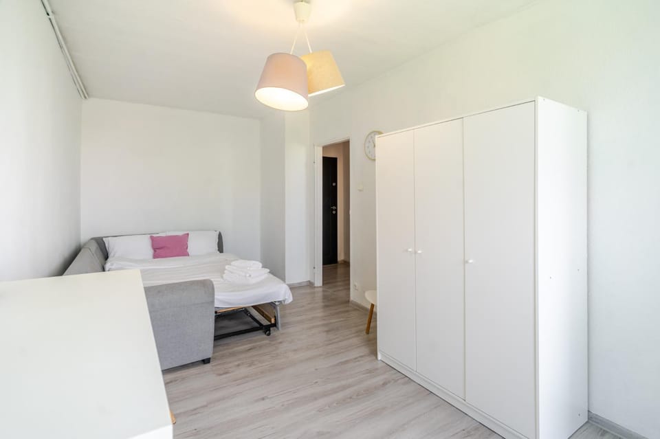 Photo of the whole room, wardrobe
