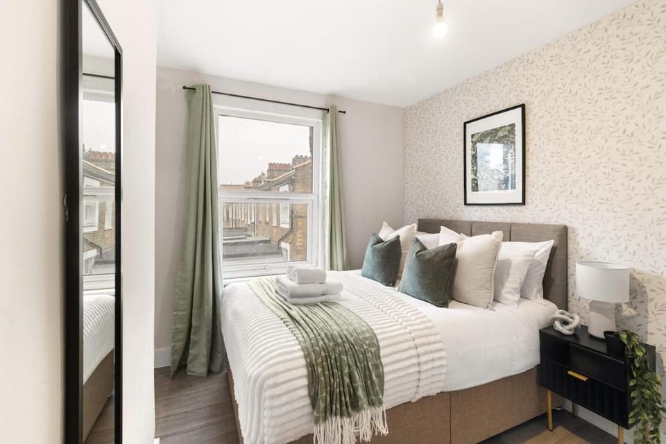 Large Gem Easy & Fast access to Central London Apartment in London Borough of Southwark