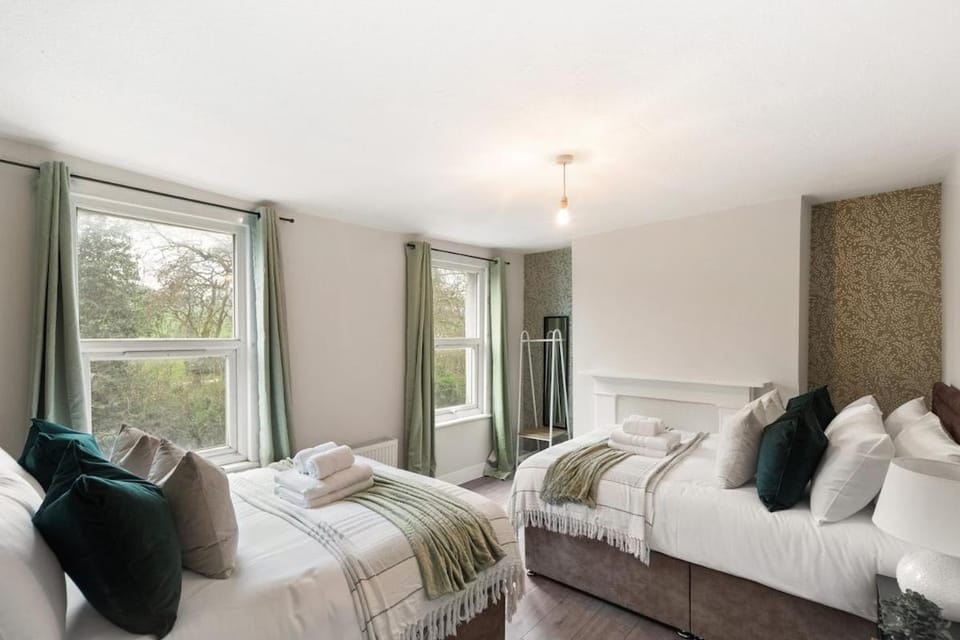 Large Gem Easy & Fast access to Central London Apartment in London Borough of Southwark
