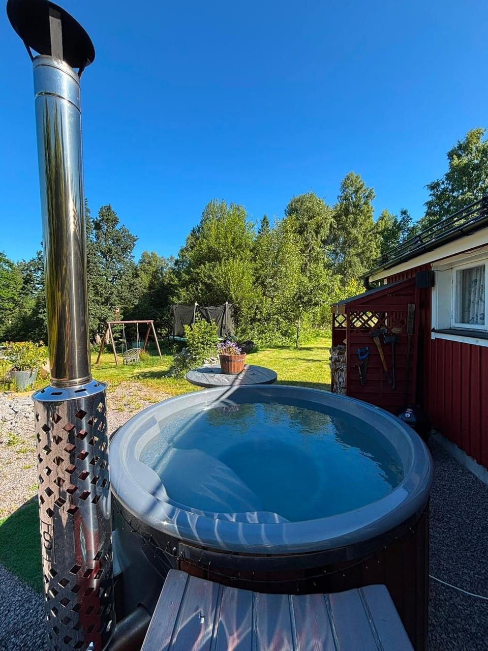Day, Hot Tub