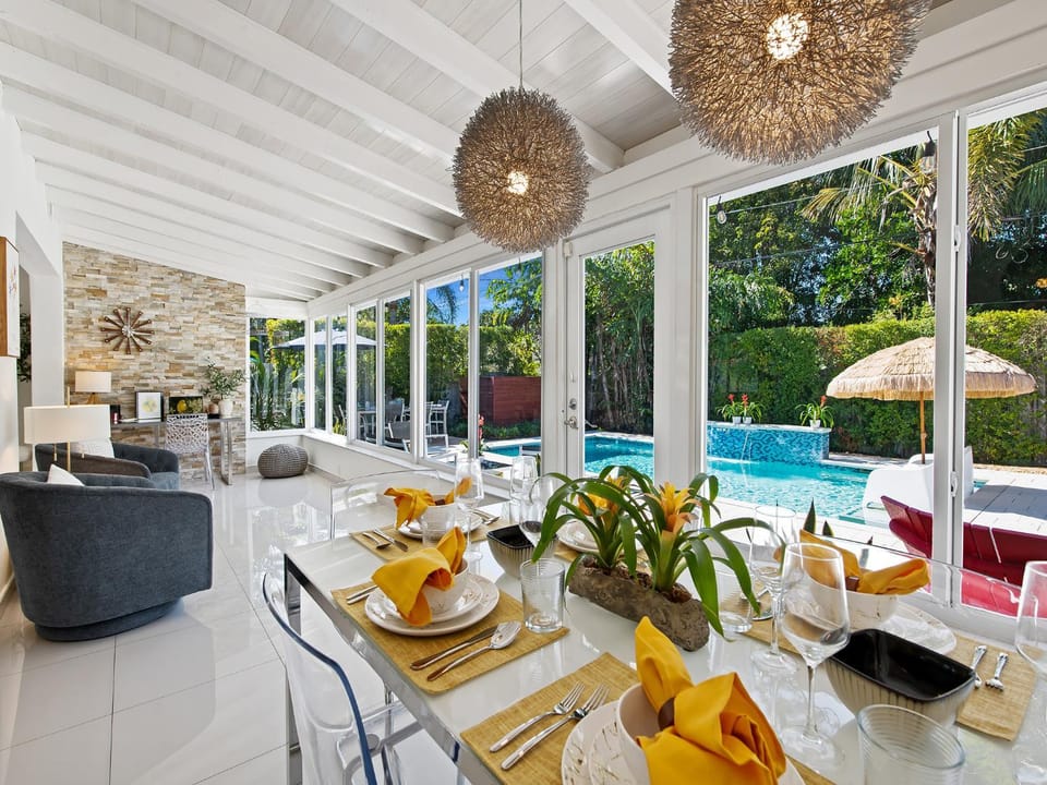Canary House Heated Pool Retreat House in Wilton Manors