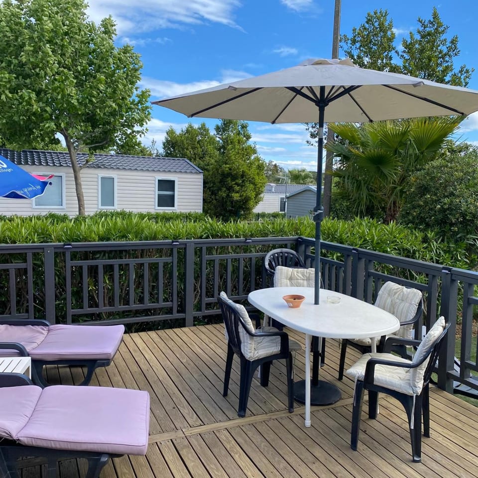 Valras Plage, Les Sables du Midi, Siblu, Le Josephine mobil Home 4 - 6 places Campground/ 
RV Resort in Occitanie