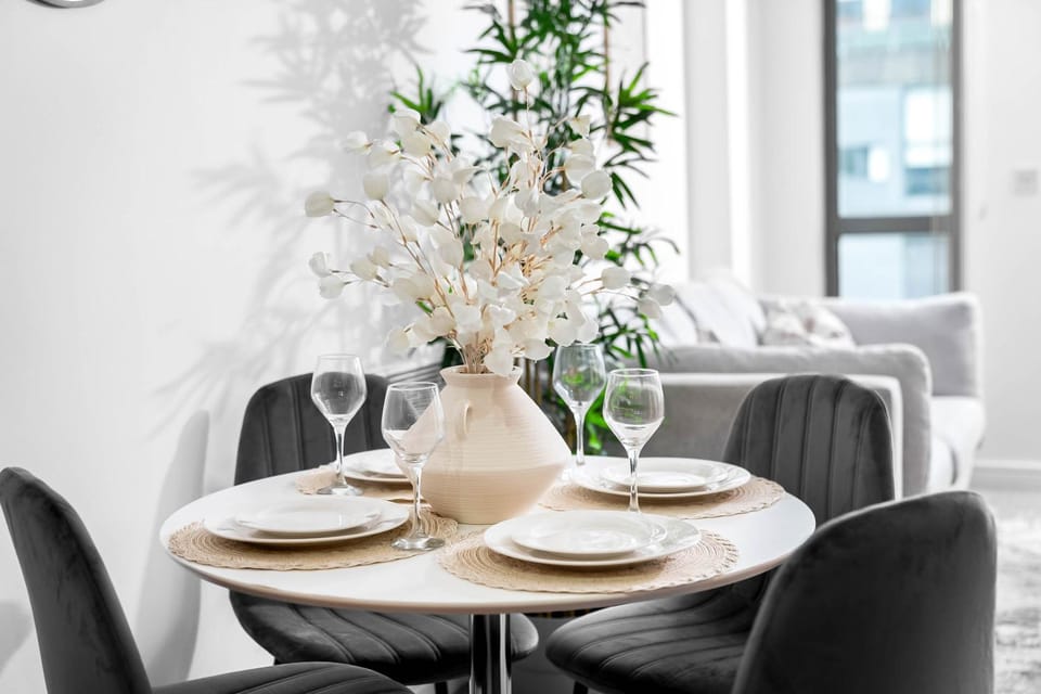 Seating area, Dining area