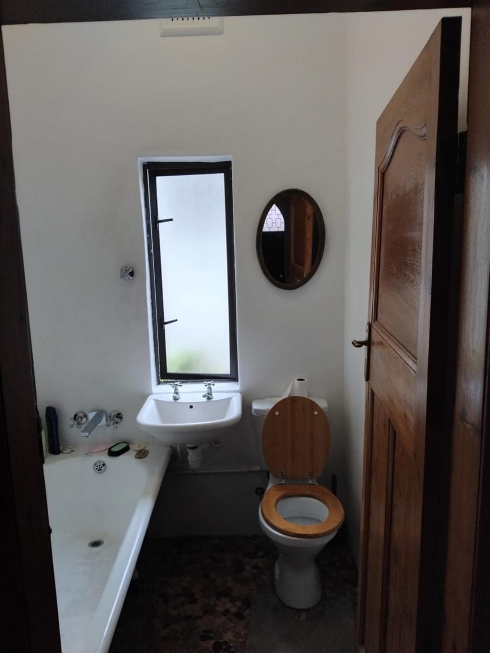 Toilet, Bathroom, bidet, Internal: Not applicable to any particular room
