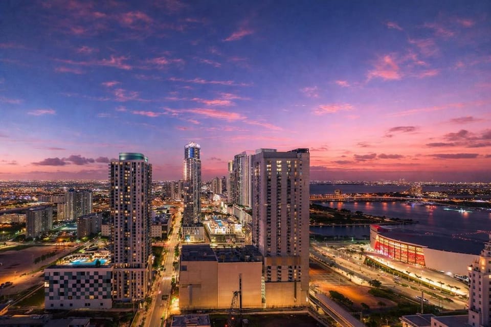 RS Suites - 501 First Residences Apartment in Miami