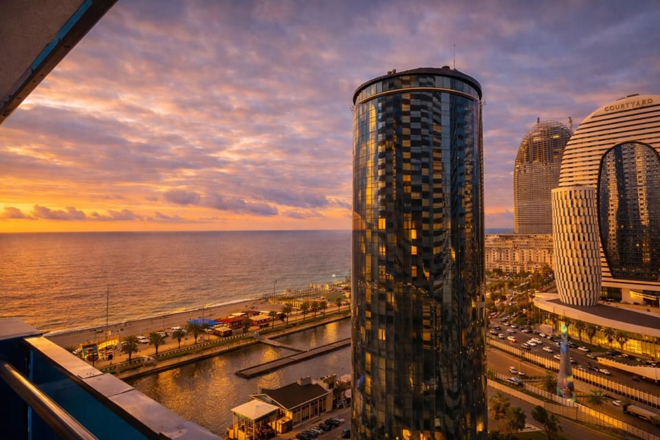 Property building, Day, Natural landscape, City view, Sea view, Sunrise, Sunset