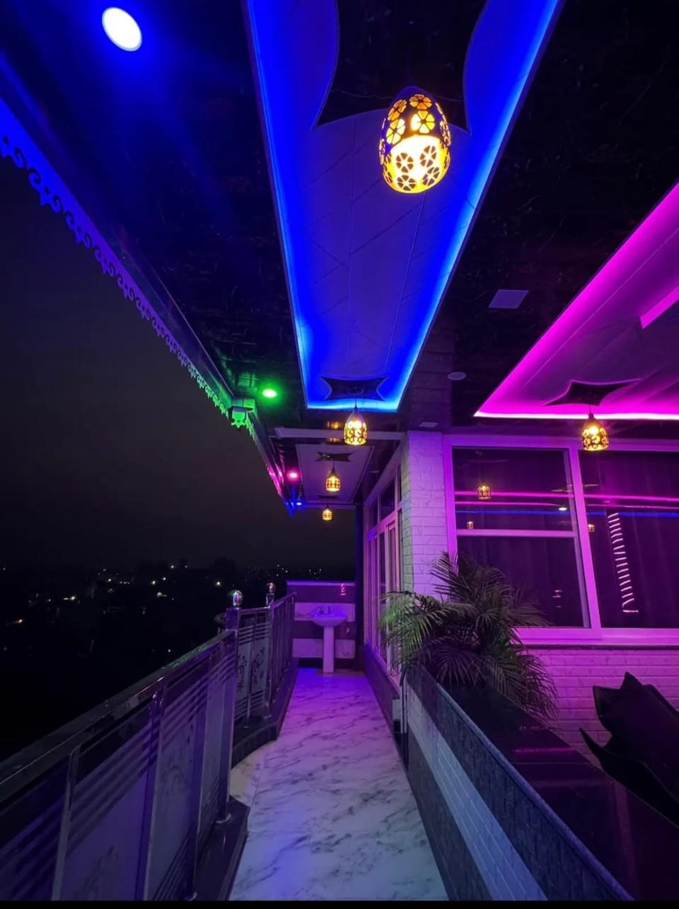 Sky view penthouse and 6 rooms , no lift Bed and Breakfast in Rishikesh