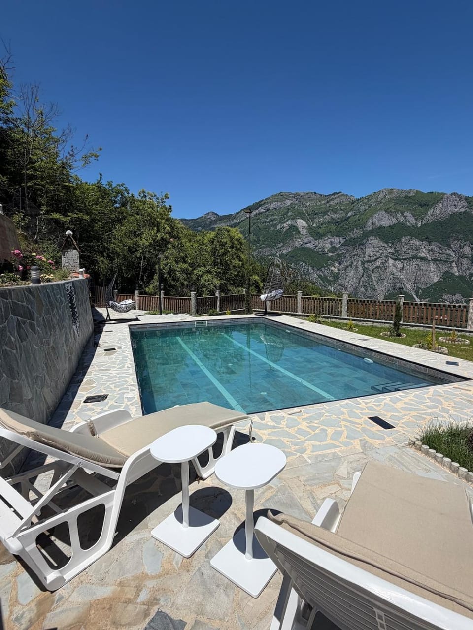 Mountain view, Pool view, Swimming pool