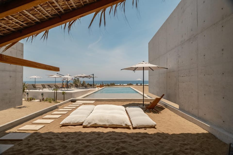 Sea view, Swimming pool, Swimming pool, sunbed