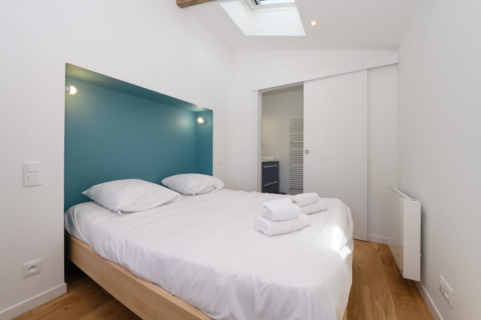 Property building, Living room, Bedroom