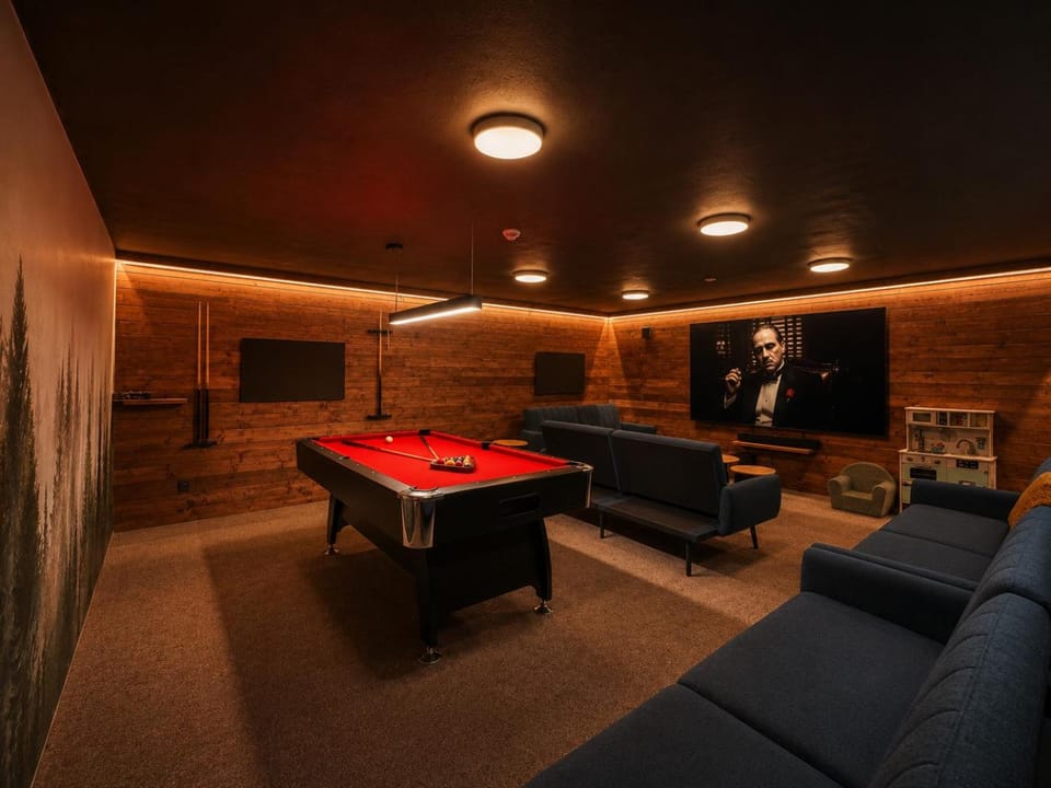 Communal lounge/ TV room, Billiard, Game Room