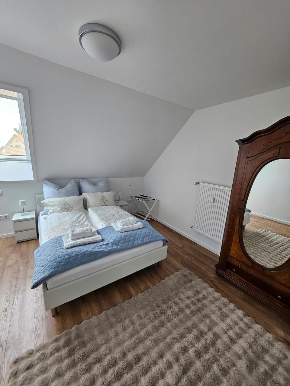 Bed, Photo of the whole room, Bedroom, wardrobe