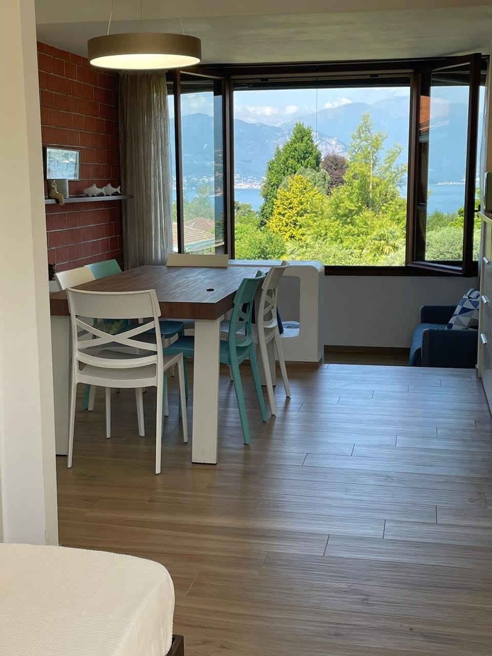 Dining area, Mountain view