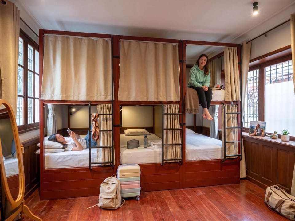 Bed, Photo of the whole room, Bedroom, bunk bed