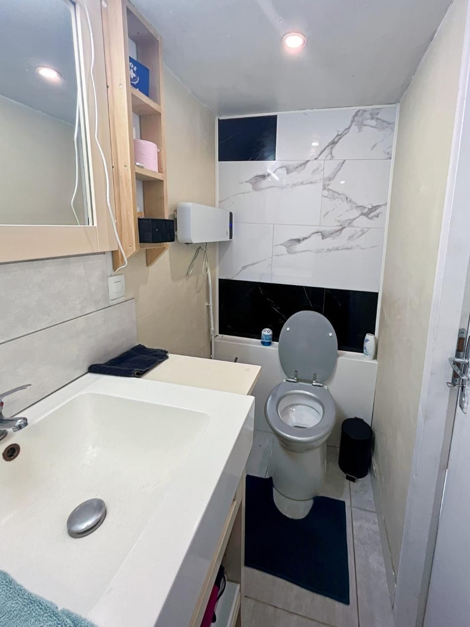 Toilet, Bathroom