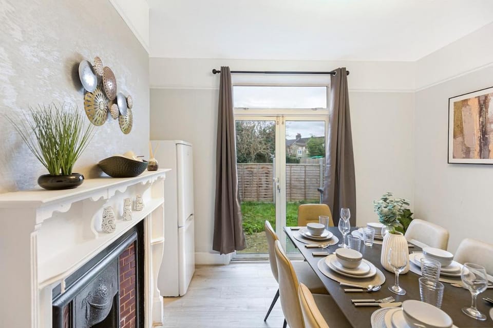 Private House With Garden very Fast access Ctr London Apartment in London