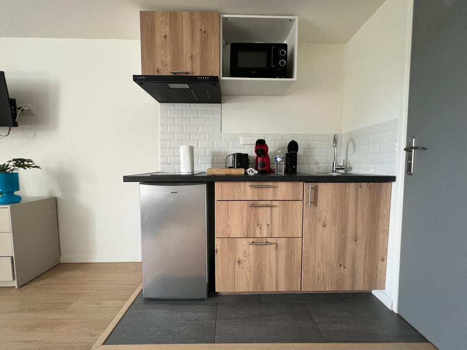 Studio Kyoto cosy jardin tout équipé pour les pros à 5min Gare Apartment in Nouvelle-Aquitaine