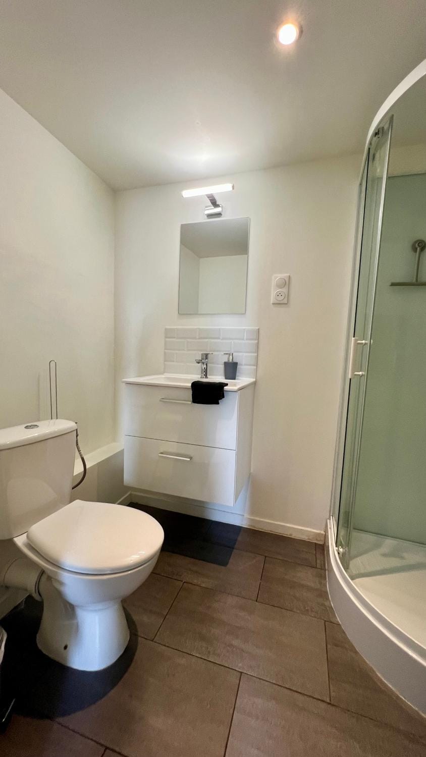 Studio Kyoto cosy jardin tout équipé pour les pros à 5min Gare Apartment in Nouvelle-Aquitaine