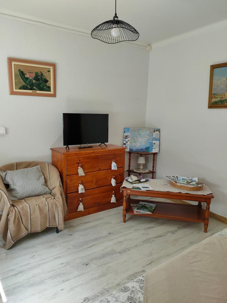 Communal lounge/ TV room