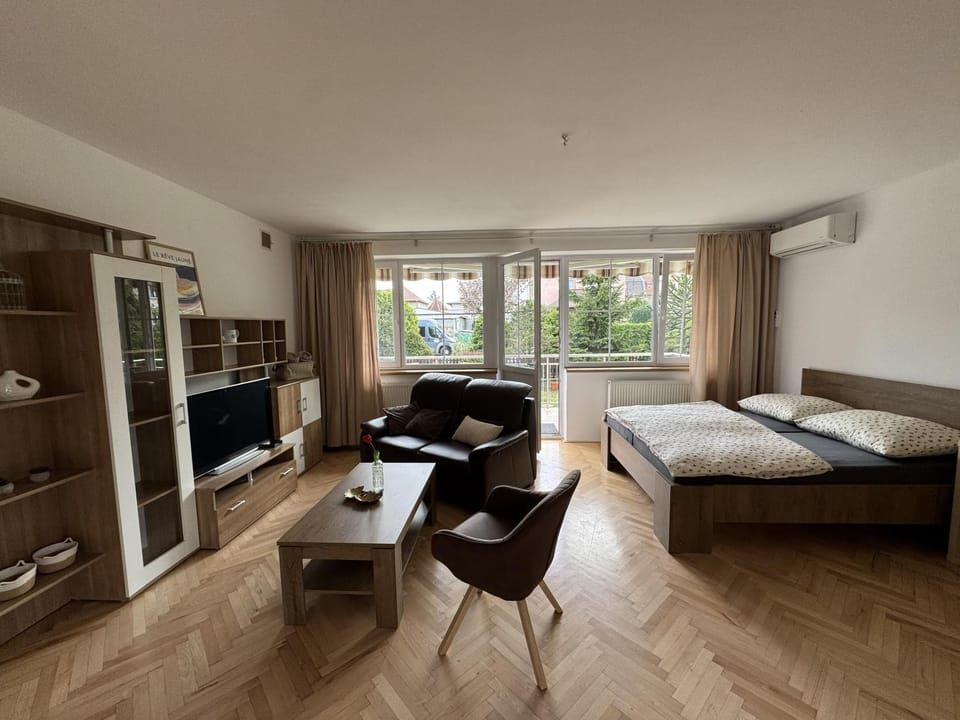 Living room, Bedroom