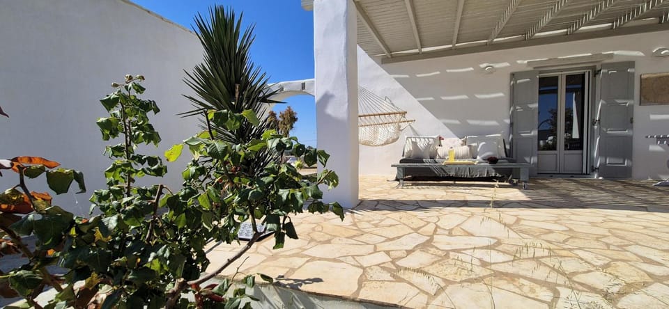 Property building, Seating area