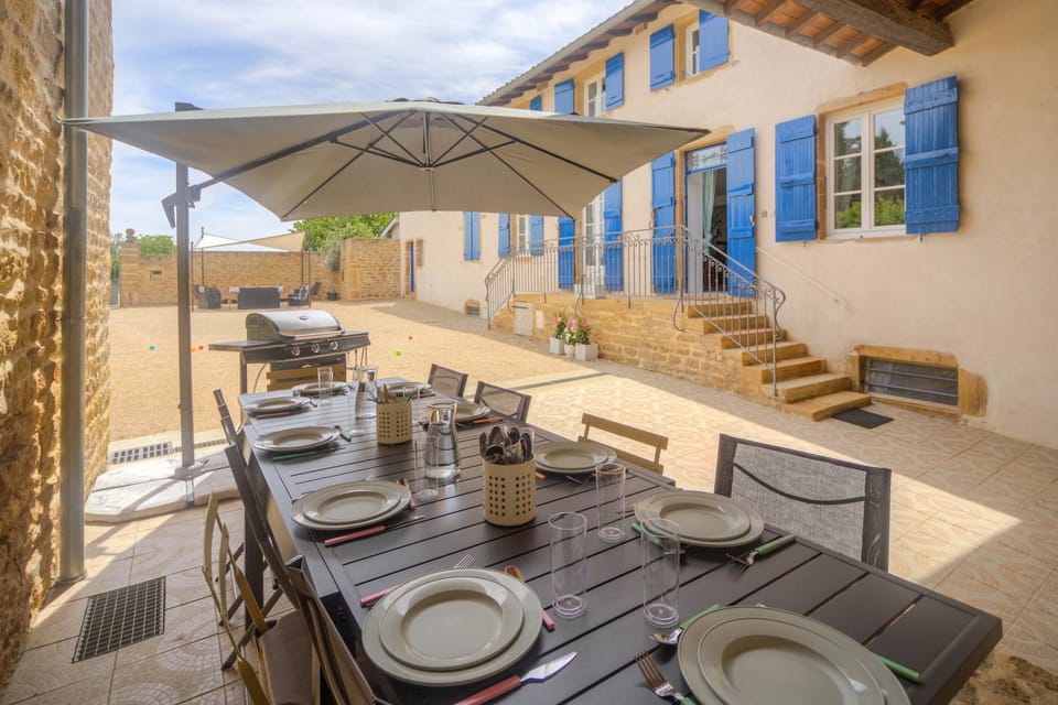 Patio, Dining area