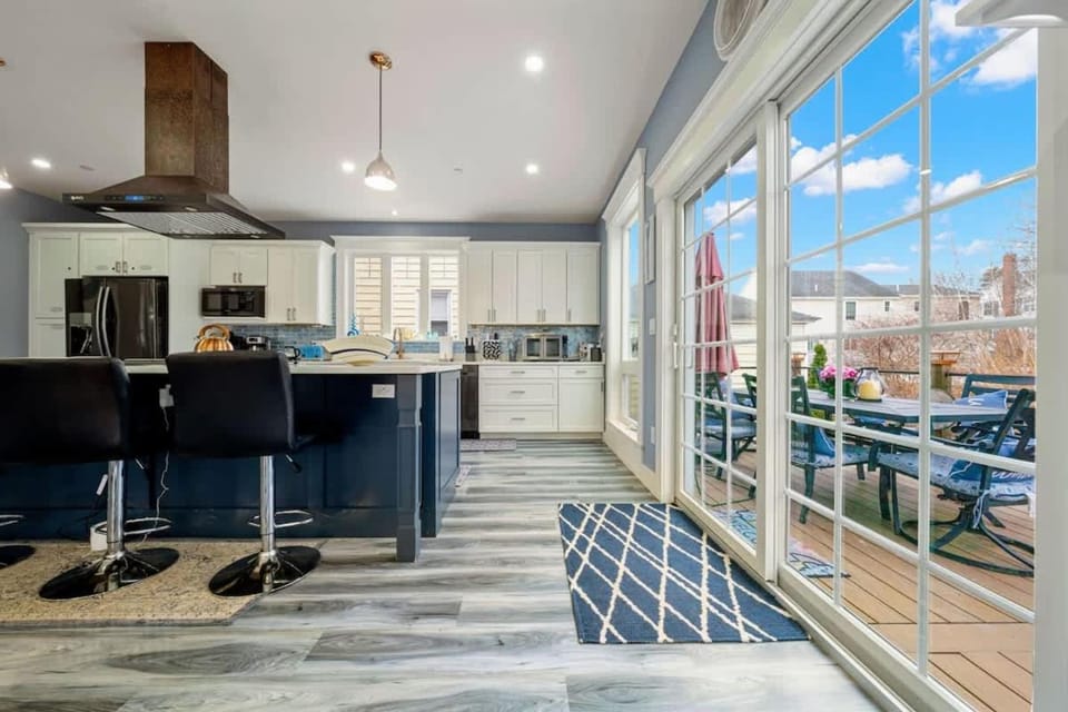 Luxe Coastal Retreat with Hot Tub & Fire Pit House in Falmouth