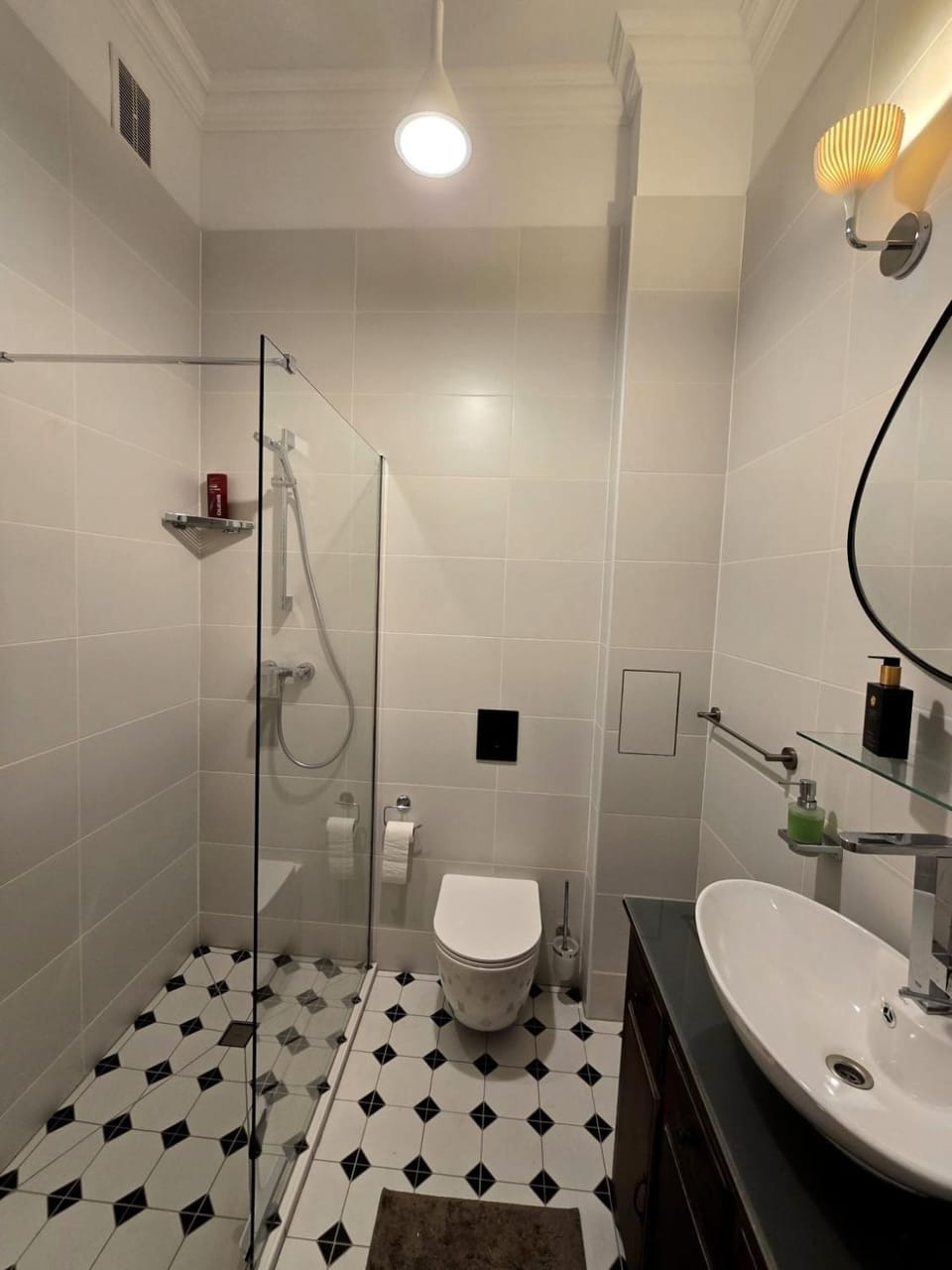 Lazienki park Bagatela street Top floor with lift Apartment in Warsaw
